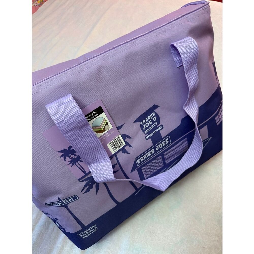 Trader Joe’s Insulated Grocery Bag Limited Edition 8 Gallon Purple Lavender